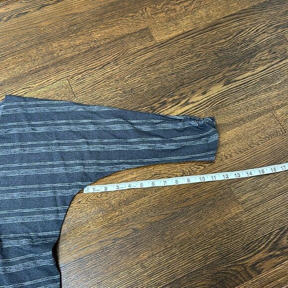 Athleta Gray Stripe with Shimmer Dory Dolman - Size XS - Picture 11 of 12